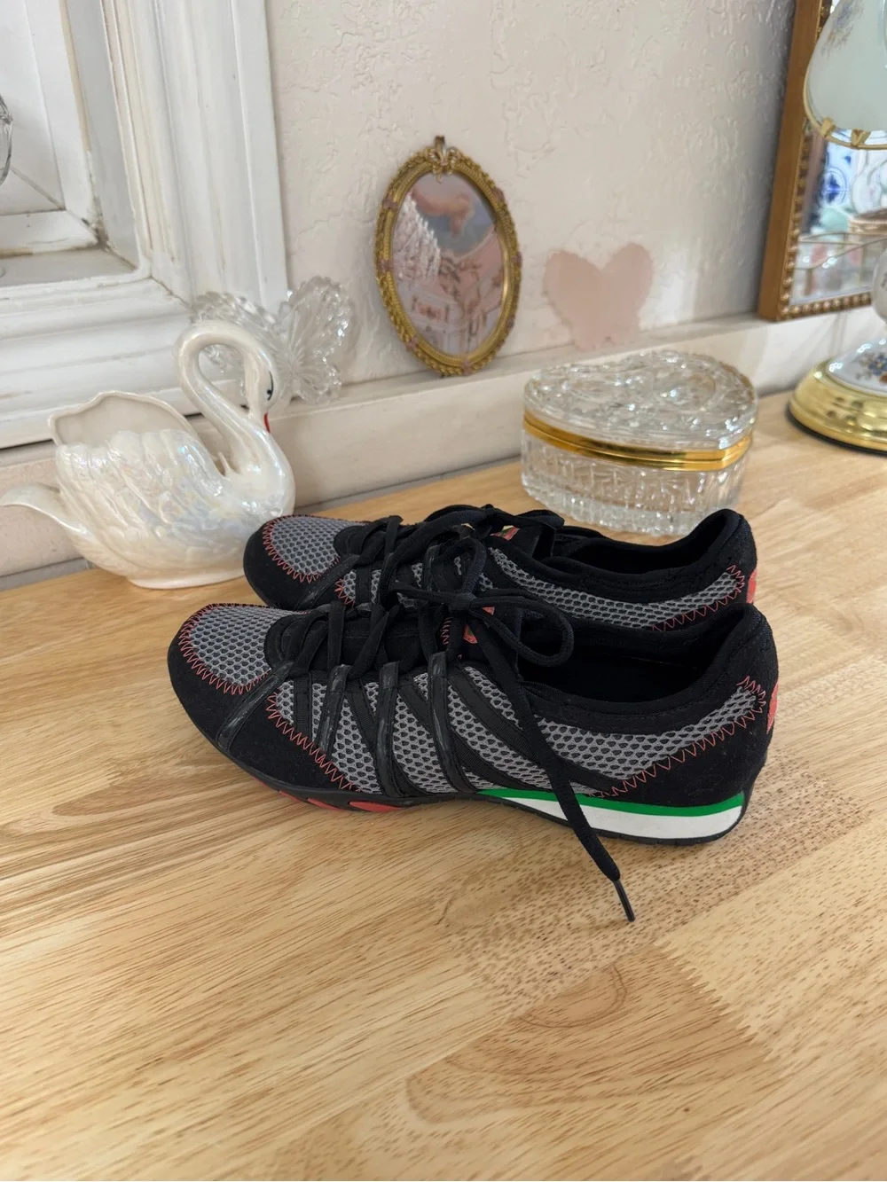 Rocket Dog Y2K Mesh Sneakers Size 8.5 | Black Pink Retro Trainers